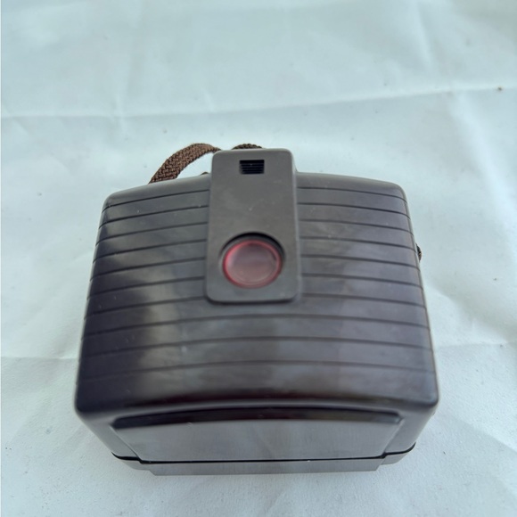 Vintage Kodak Brownie Camera - Picture 5 of 5